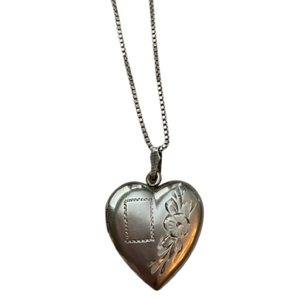 Large Vintage Sterling Silver Heart Locket